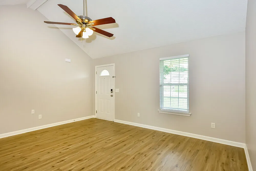 3 bed, 2.0 bath, 1104 sqft, $1,875 — Photo 4