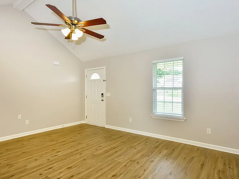 535 Wildwood Dr — Photo 4