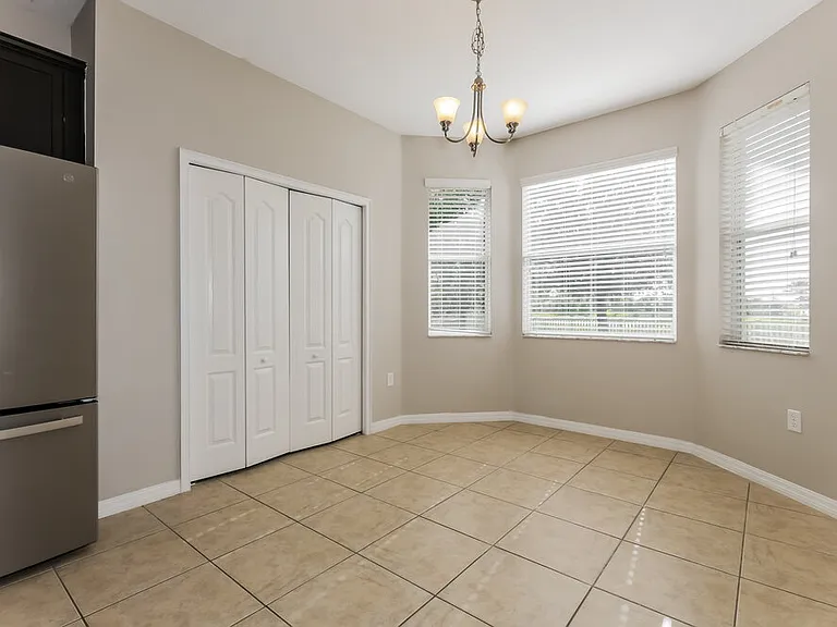 3911 Constantine Loop — Photo 6