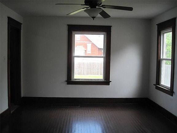 5th image of 2813 Washington Ave