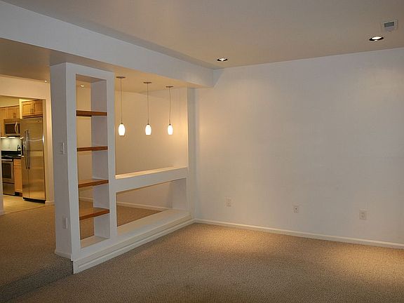 Dining room to kitchen
