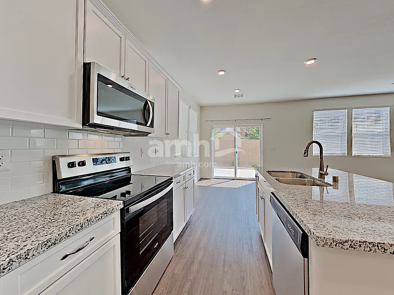 10474 Marias St — Photo 3