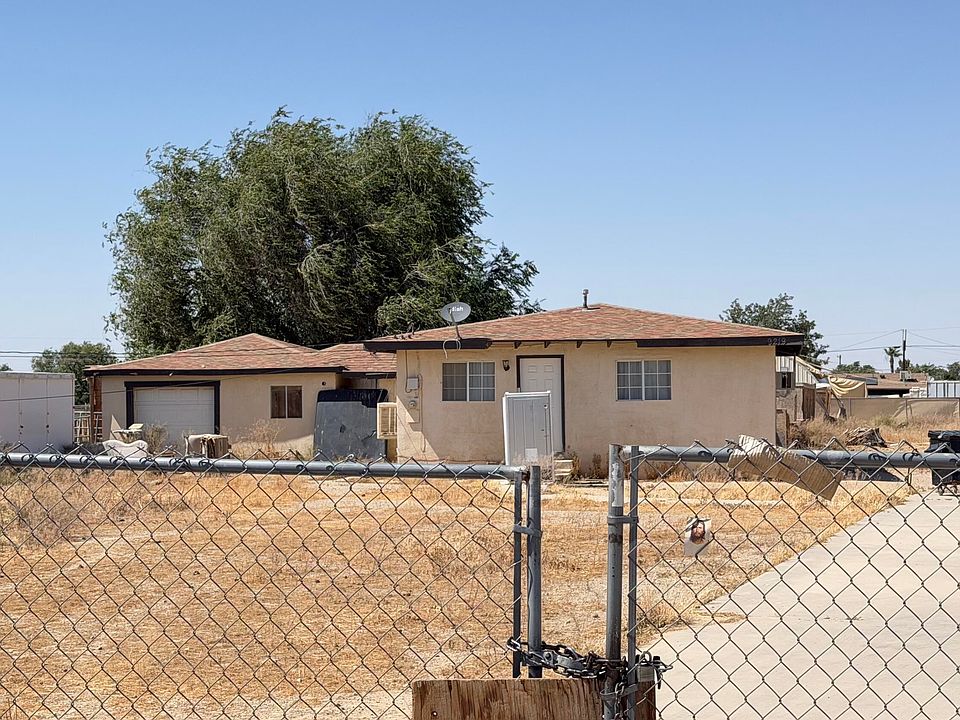 2nd image of 9219 E Avenue R