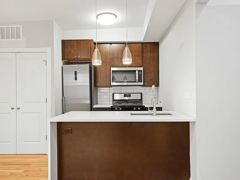 2018 W 21st Pl #2R — Photo 3