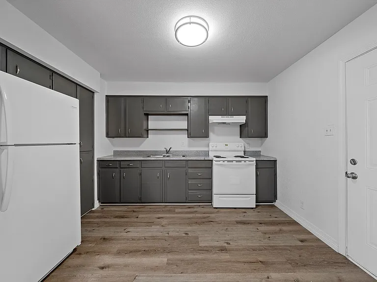 Solstice Valley Mills Apartments — Photo 15