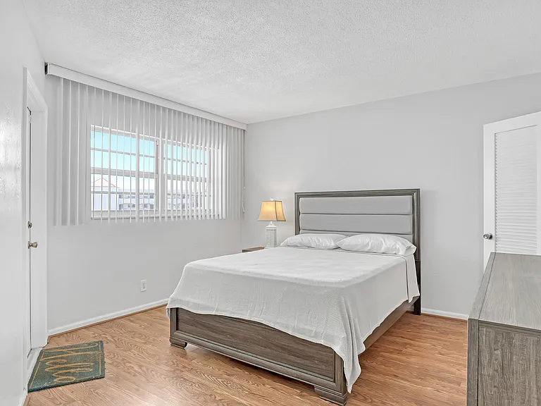 28 Yacht Club Dr — Photo 13