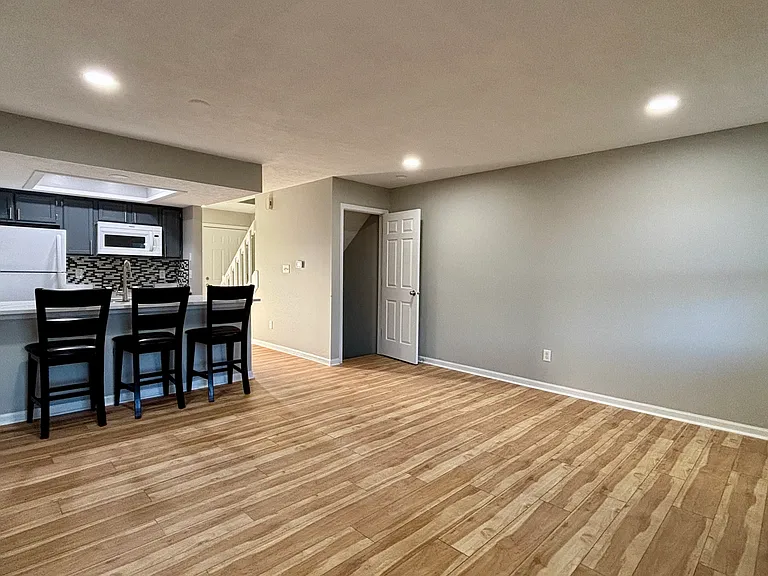6086 Southbay Dr — Photo 6