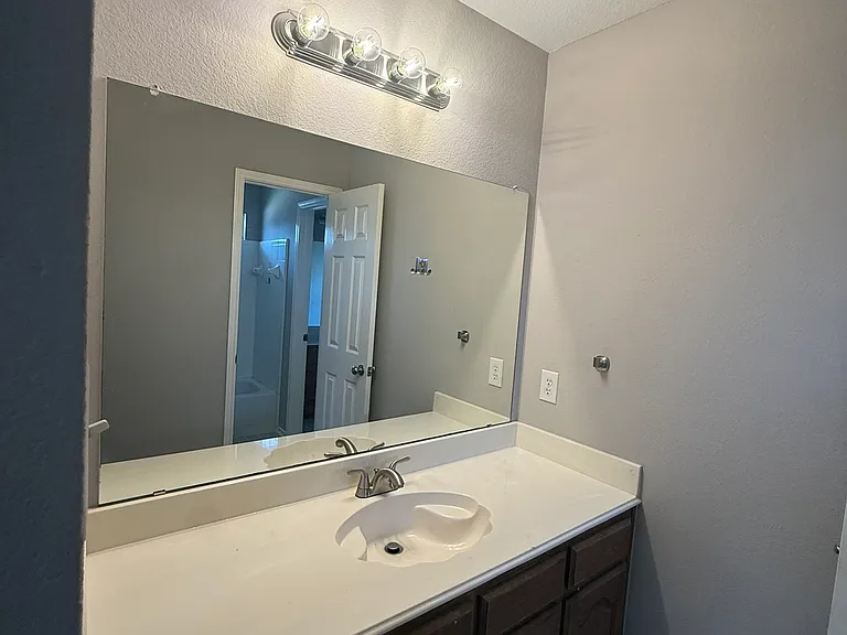 1220 Resaca Dr — Photo 23