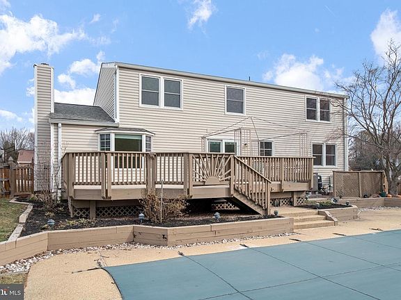 5th image of 1309 Swingingdale Dr