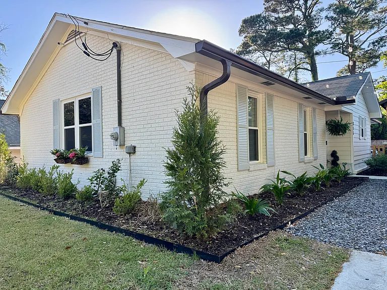 814 Armsway St — Photo 2