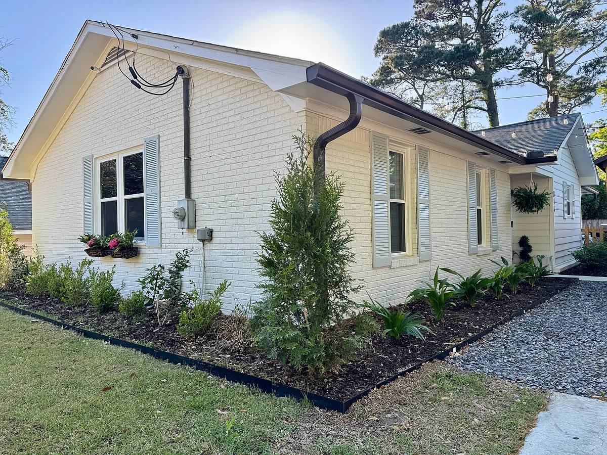 Building Photo - 814 Armsway St