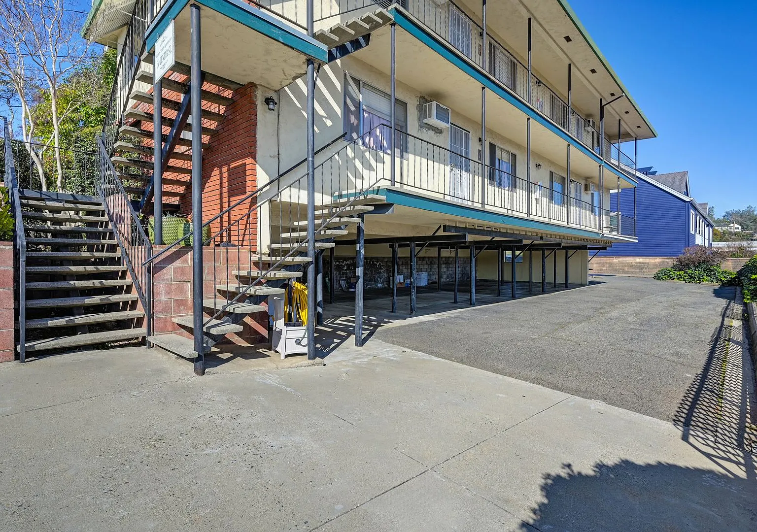 Center Street — Photo 2