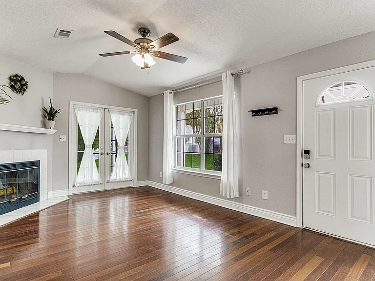 3420 Riverside Dr — Photo 18
