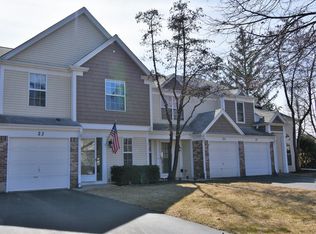 23 Marion Ln, Streamwood, IL