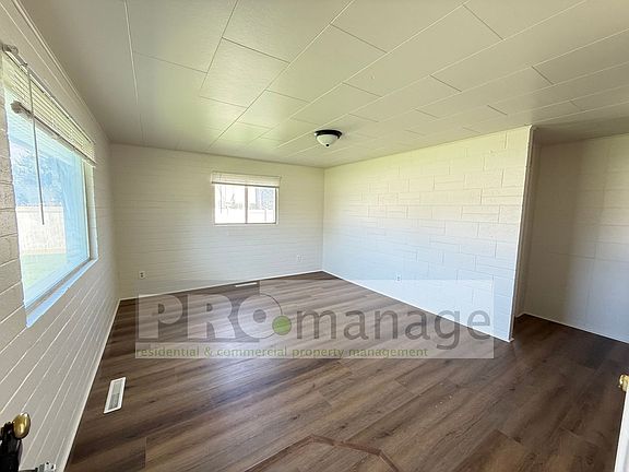 2nd image of 629-637 Cambridge Dr
