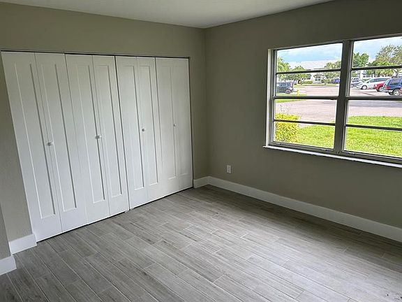 4th image of 1508 SE Royal Green Cir #107