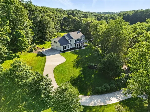 144 Hammond Rd, Mars, PA 16046