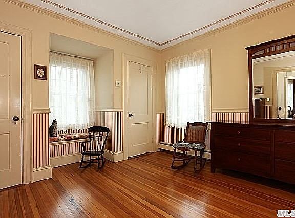 3rd image of 44 Pine St