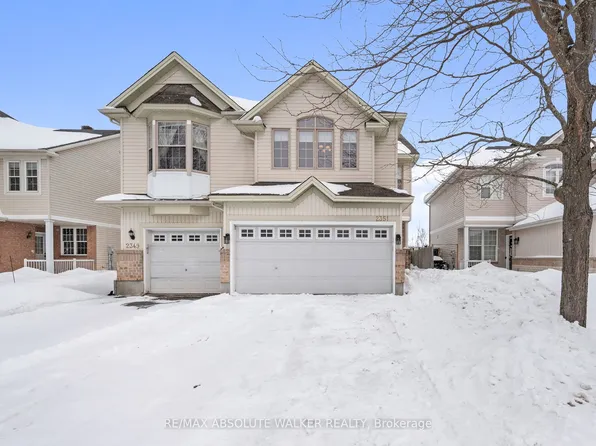 2351 Glandriel Cres, Ottawa, ON K4A 4S8