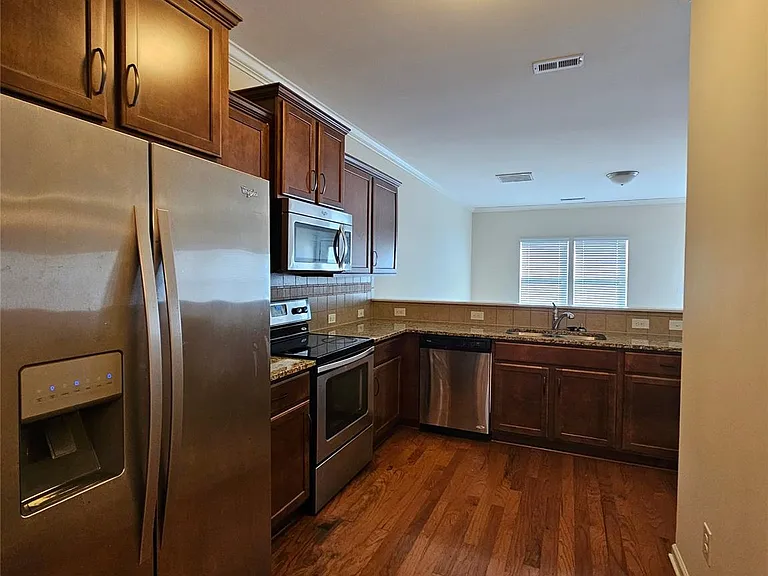 2824 Hopeton Ct — Photo 4