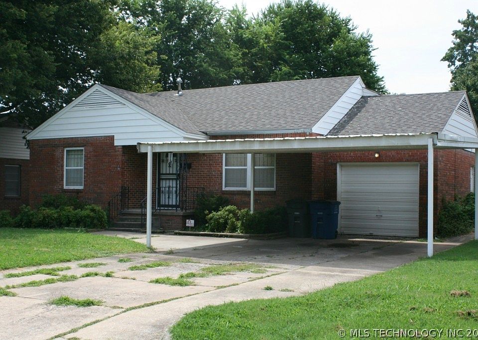 2nd image of 2642 E 1st St