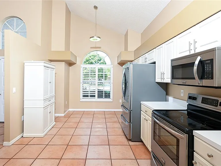 4906 Augusta Ave — Photo 9