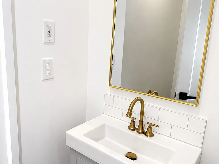 17 White Ave #1 — Photo 5