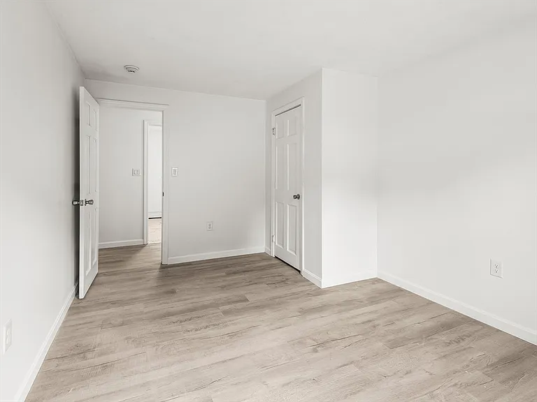 26 Sidney St — Photo 19