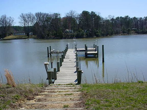 4th image of 216 Dockside Ct