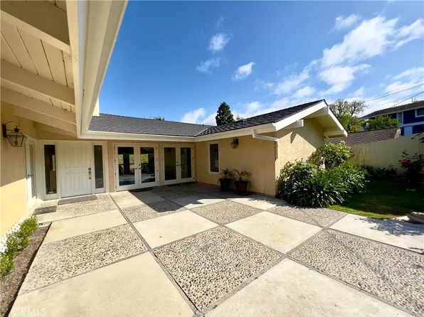 24 Pony Ln, Rolling Hills, CA 90274