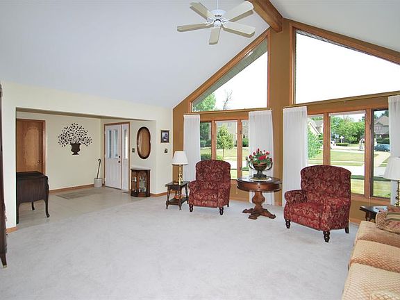 4th image of 10758 Maue Dr