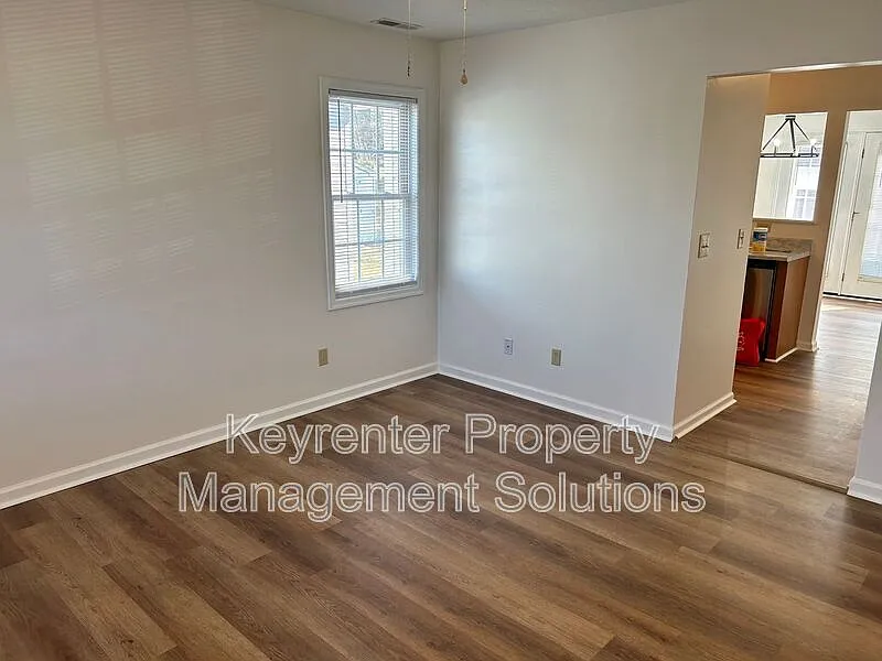 3 bed, 2.0 bath, 1224 sqft, $1,865 — Photo 4