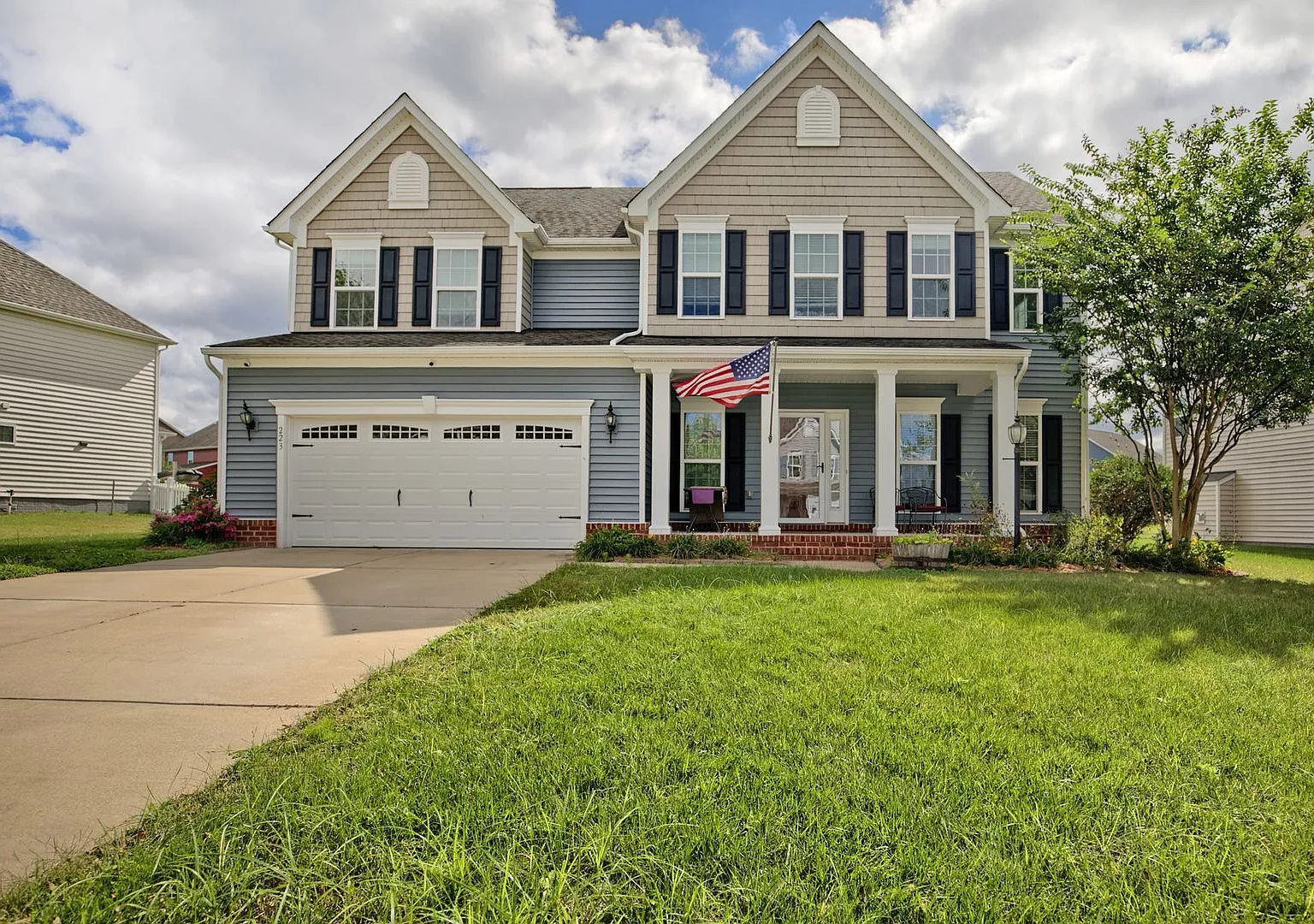 4 bed, 2.5 bath, 2767 sqft, $3,000 — Photo 1