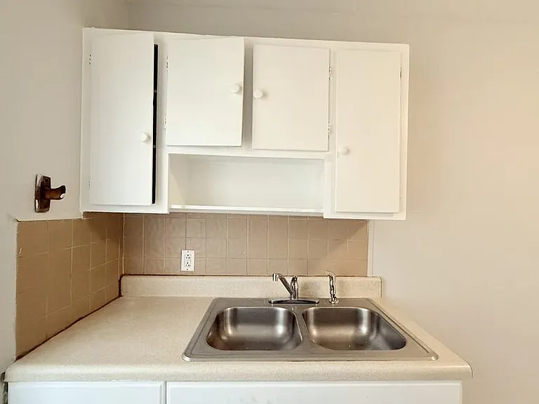 932 22nd St S #4 — Photo 13
