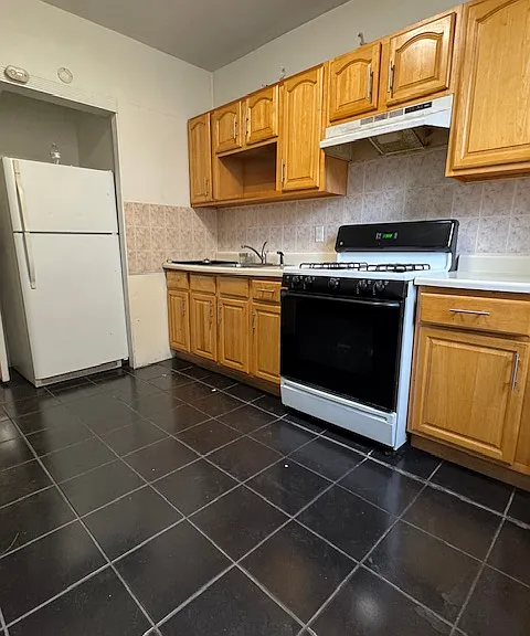 381 Baldwin Ave #1A — Photo 6