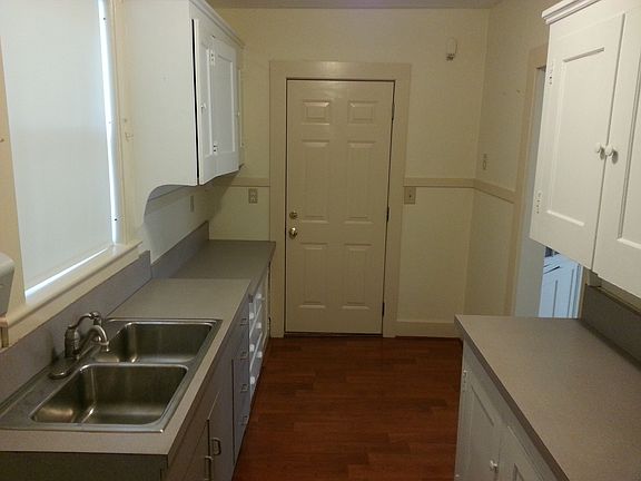 2nd image of 219 Blossom St