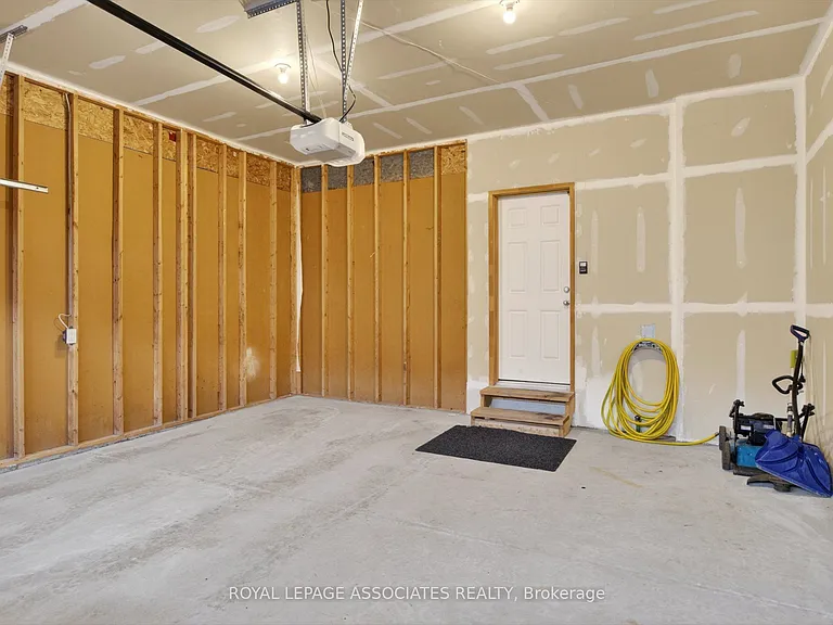 1047 Rippingale Trl — Photo 13