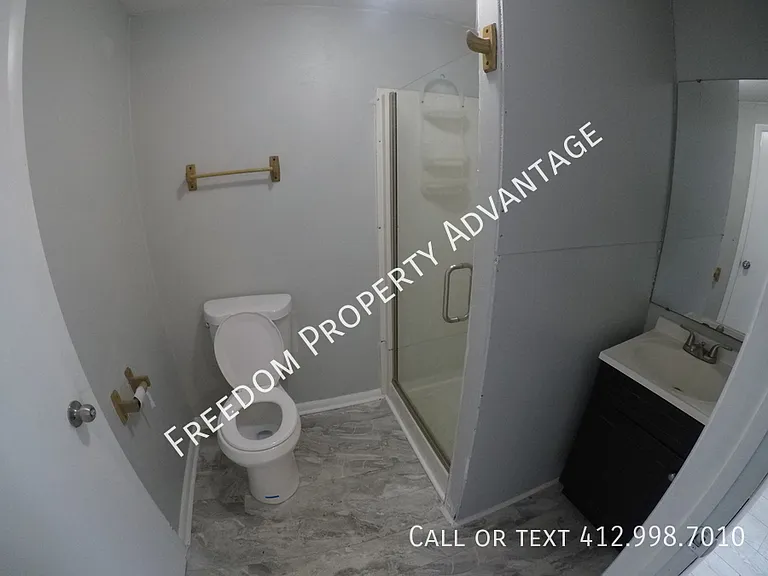 716 Saint Clair Ave — Photo 7