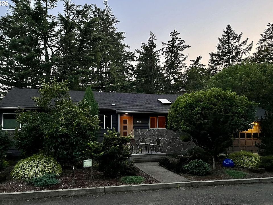 1st image of 2700 SW Boundary St