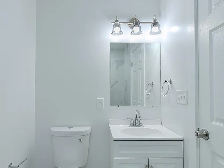 2330 Bryant Ave #4 — Photo 14