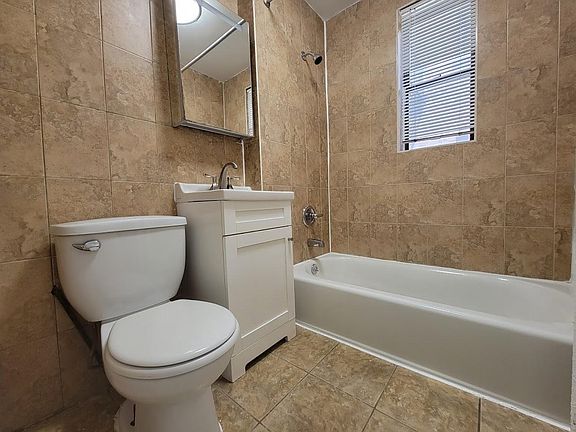 4th image of 66 Stuyvesant Ave #3
