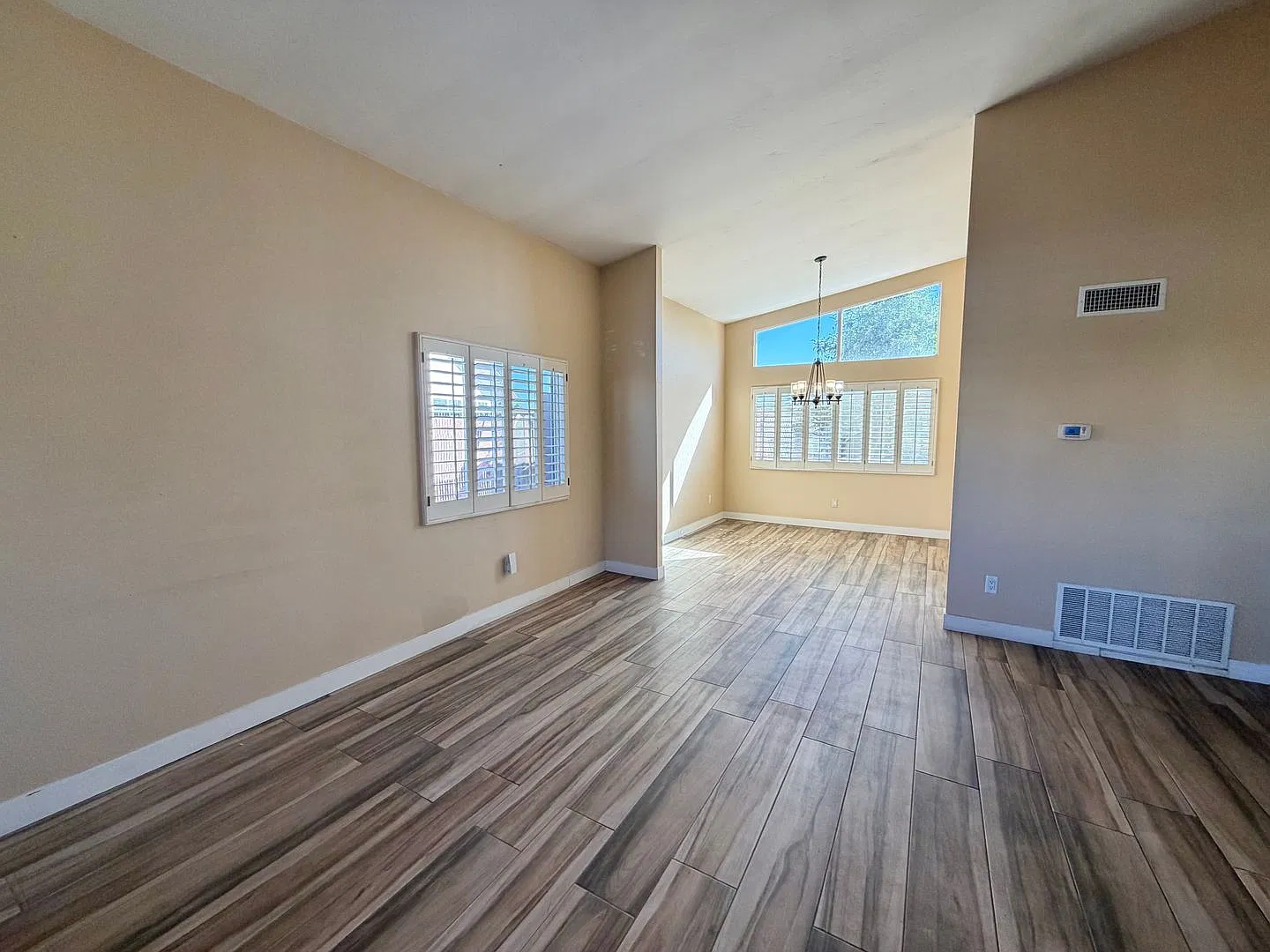 4 Bedroom Home & Private Backyard in Chula Vista! — Photo 2