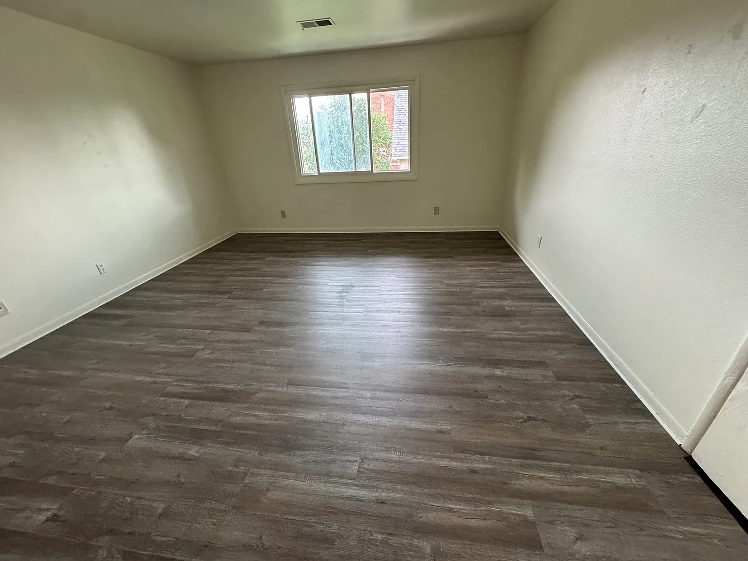 2 bed, 1.5 bath, 1000 sqft, $850 — Photo 3