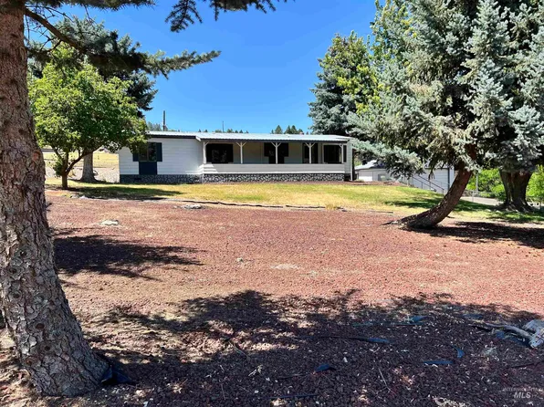 305 Ward St, Juliaetta, ID 83535