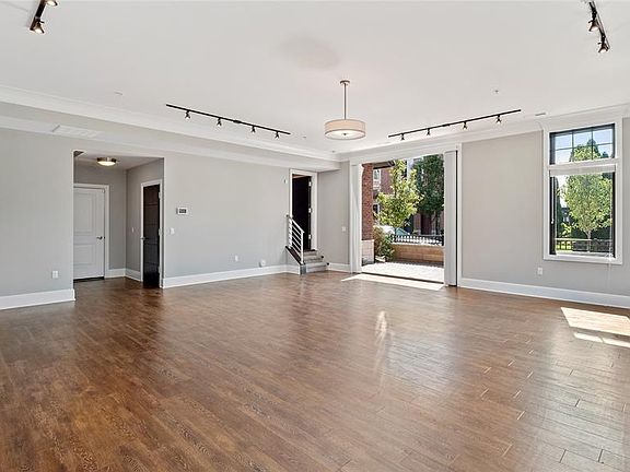 4th image of 451 S Eton St