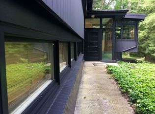 400 Winnerwood Rd, Pittsburgh, PA 15237