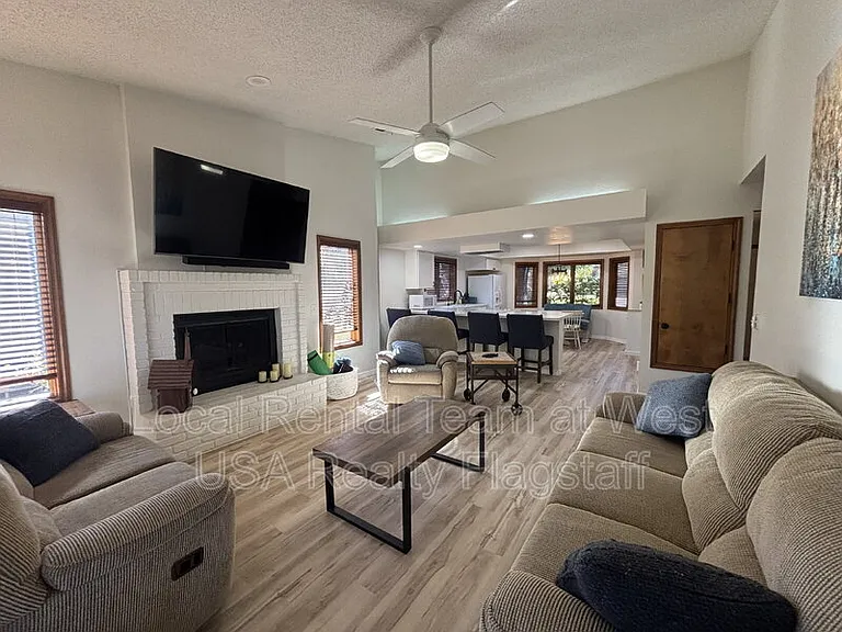 2340 N Plateau Dr — Photo 8