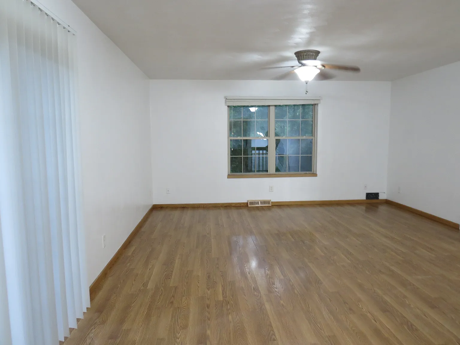4 bed, 1732 sqft, $1,490 — Photo 2