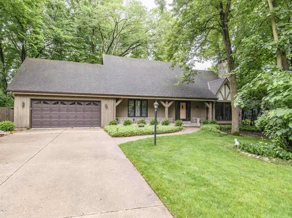 5253 W Woodland DRIVE, Brown Deer, WI 53223