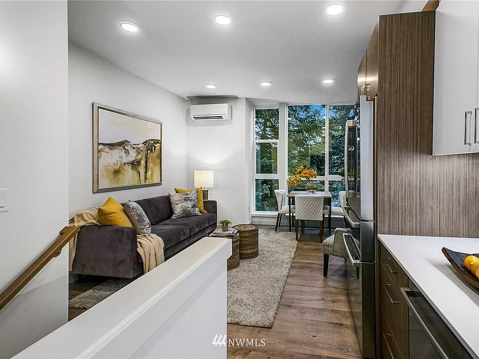 3801 23rd Ave W